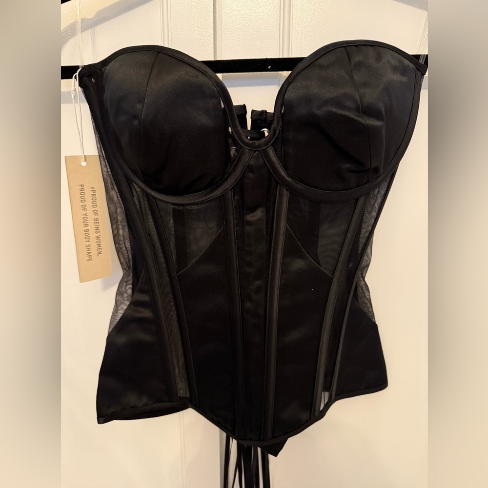 Perfect Corset “Muse” size small D+ cups. Elegant Black Corset Bustier NWT